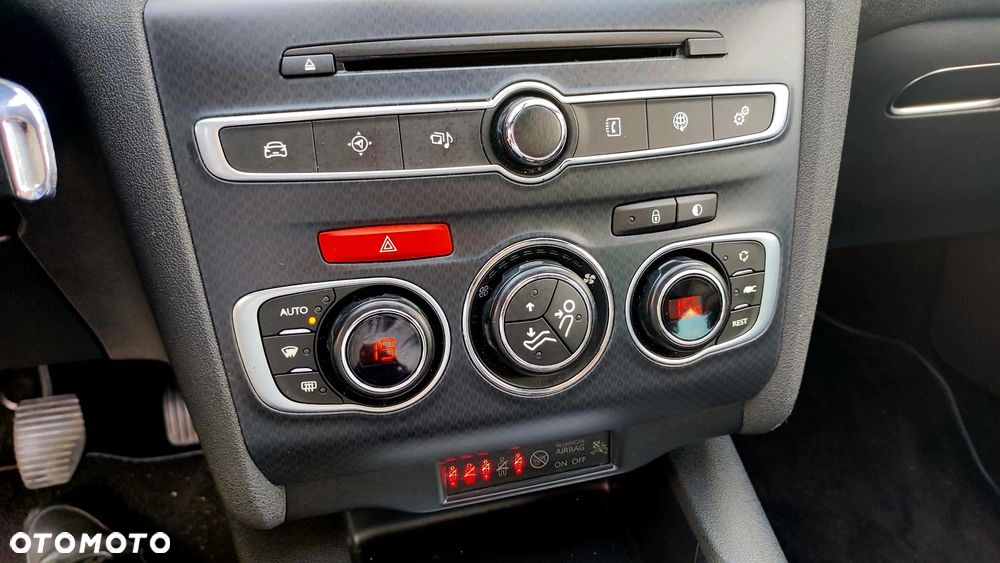 DS Automobiles DS 4 - 12