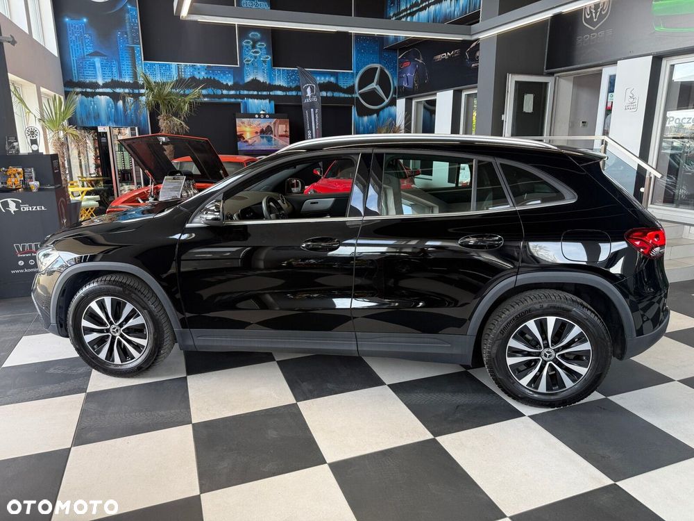 Mercedes-Benz GLA - 8