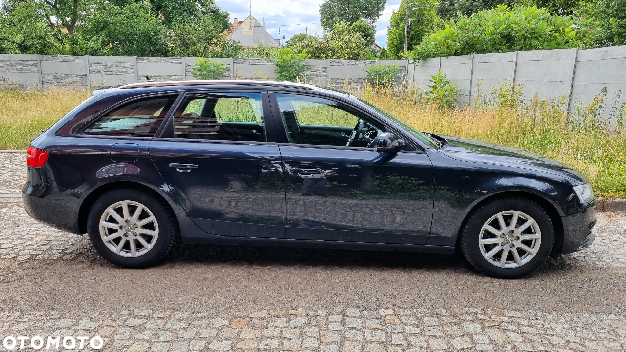 Audi A4 Avant 2.0 TDI DPF Ambiente - 11