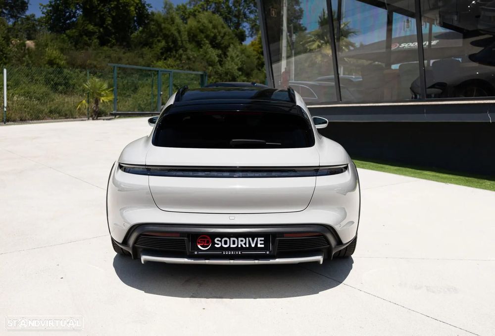 Porsche Taycan Cross Turismo 4 - 38