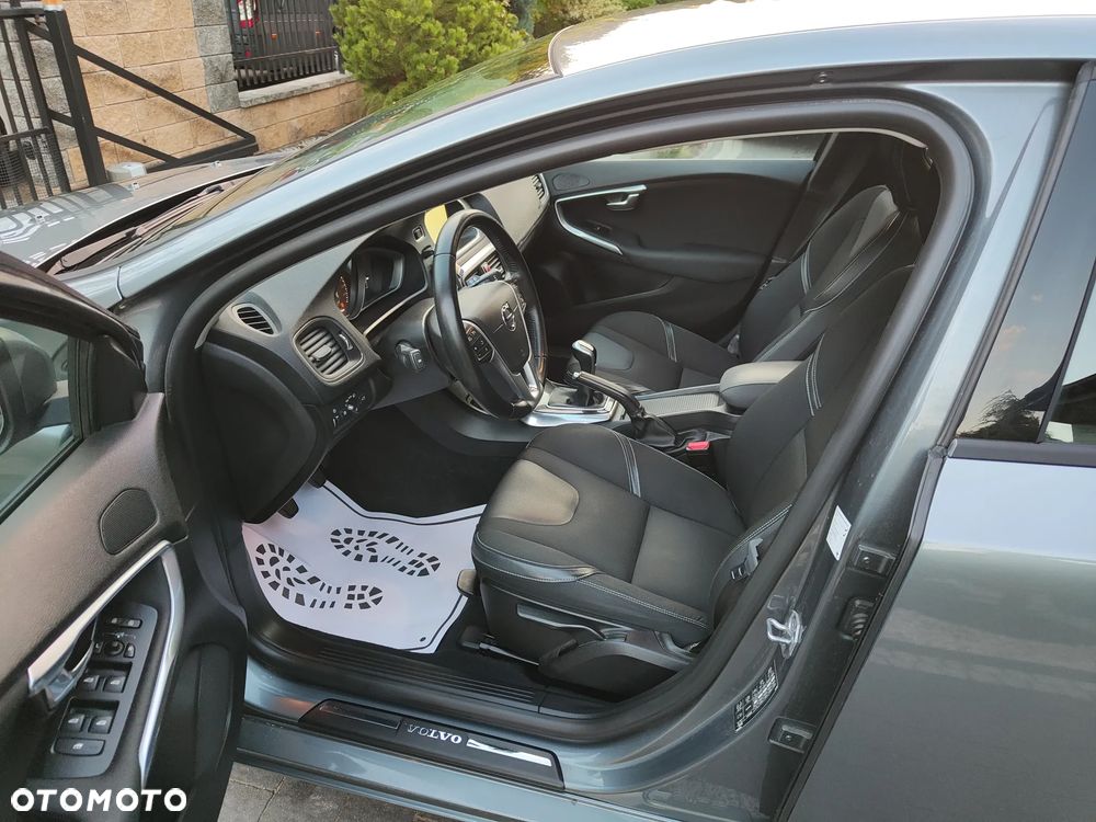 Volvo V40 D3 Momentum - 9