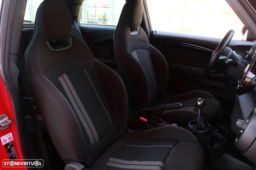 MINI 3 Portas John Cooper Works - 13