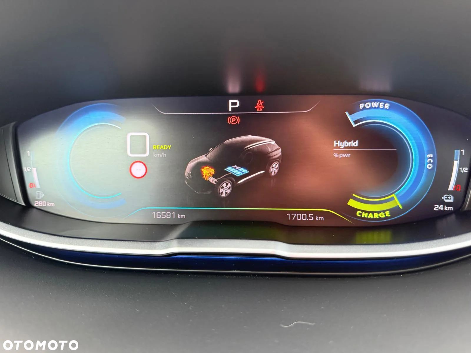 Peugeot 3008 1.6 PureTech Hybrid PHEV Allure S&S EAT8 - 24
