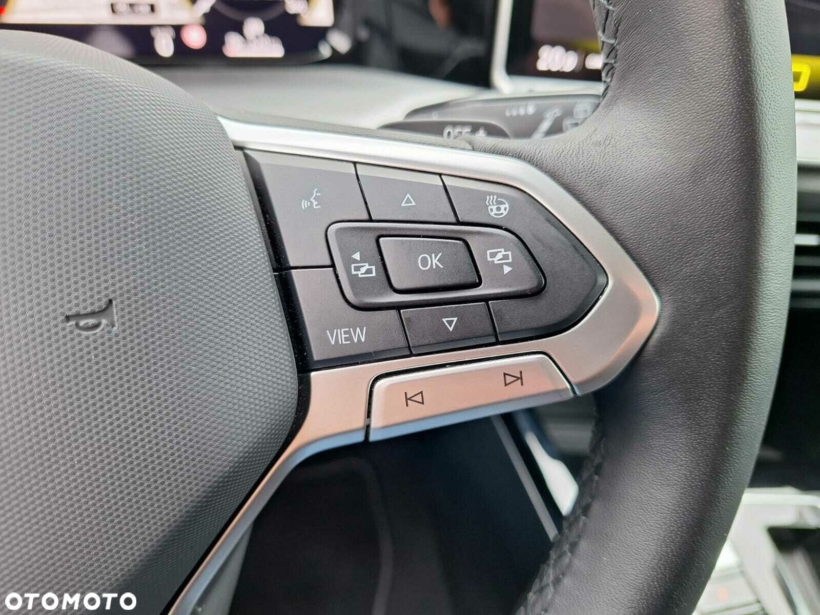 Volkswagen Golf - 15