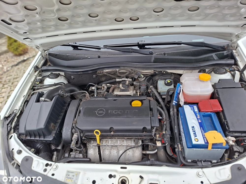 Opel Astra 1.8 Black&White - 7