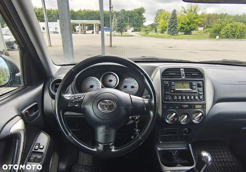 Toyota RAV4 1.8 VVT-i Terra 2WD - 23