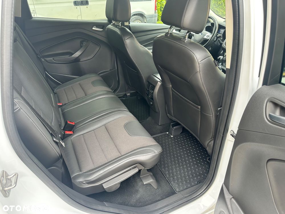 Ford Kuga 1.6 EcoBoost 2x4 Titanium - 26