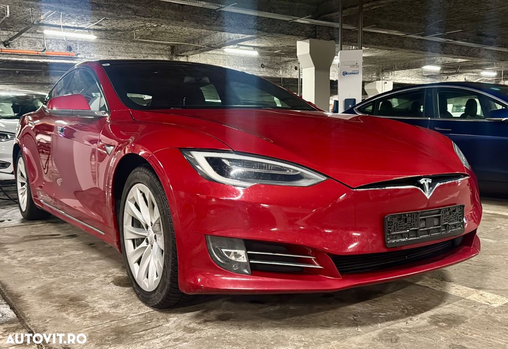 Tesla Model S - 2