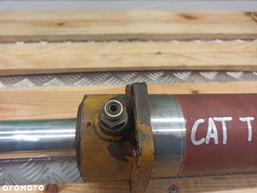 Siłownik skrętu CAT TH 82 - 2