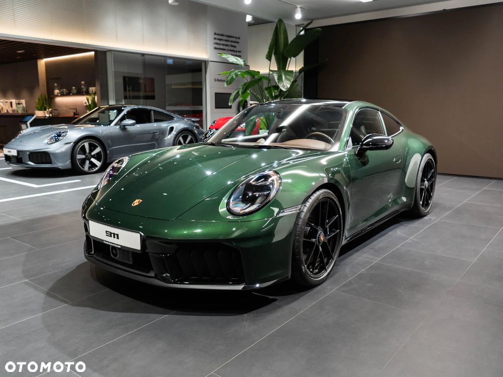 Porsche 911 Carrera T-Hybrid 4 GTS - 2
