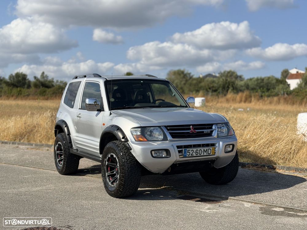Mitsubishi Pajero 3.2 DI-D GLS - 1