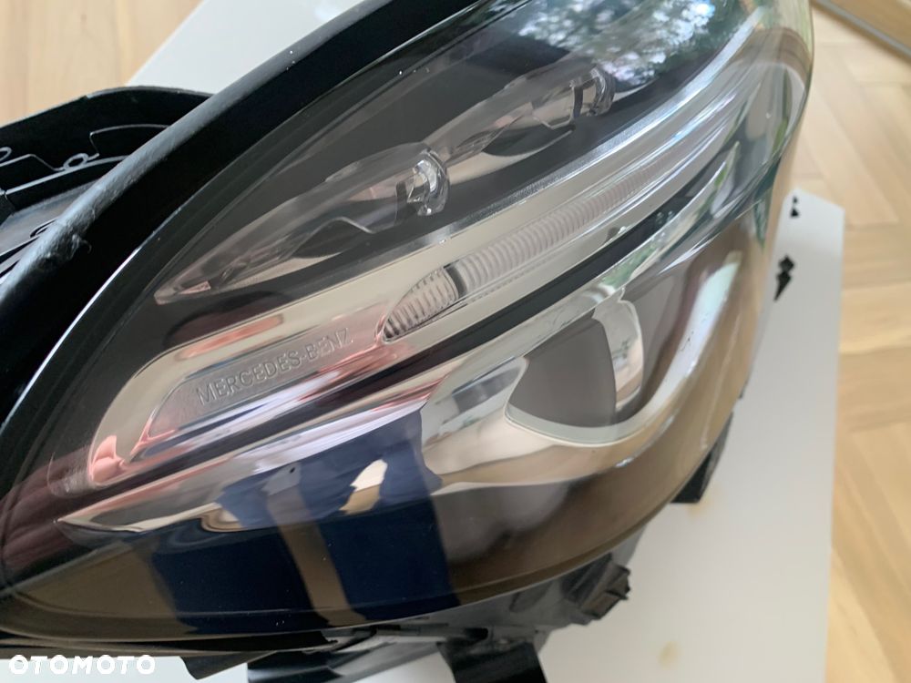 Lampa prawy przód Mercedes GLA X156 A1569061800 Bixenon - 7