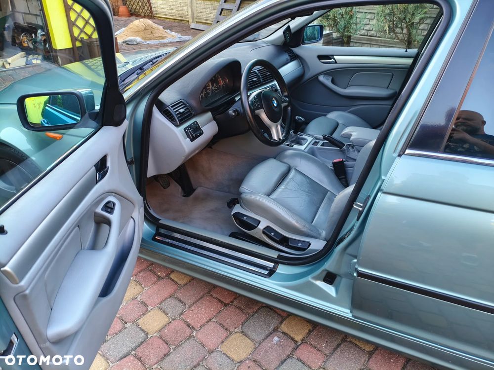 BMW Seria 3 330i - 18