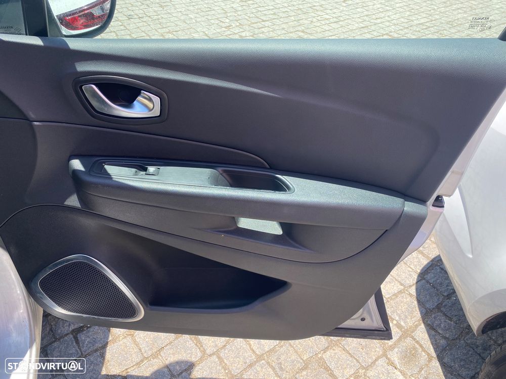 Renault Captur 1.5 dCi Exclusive - 17