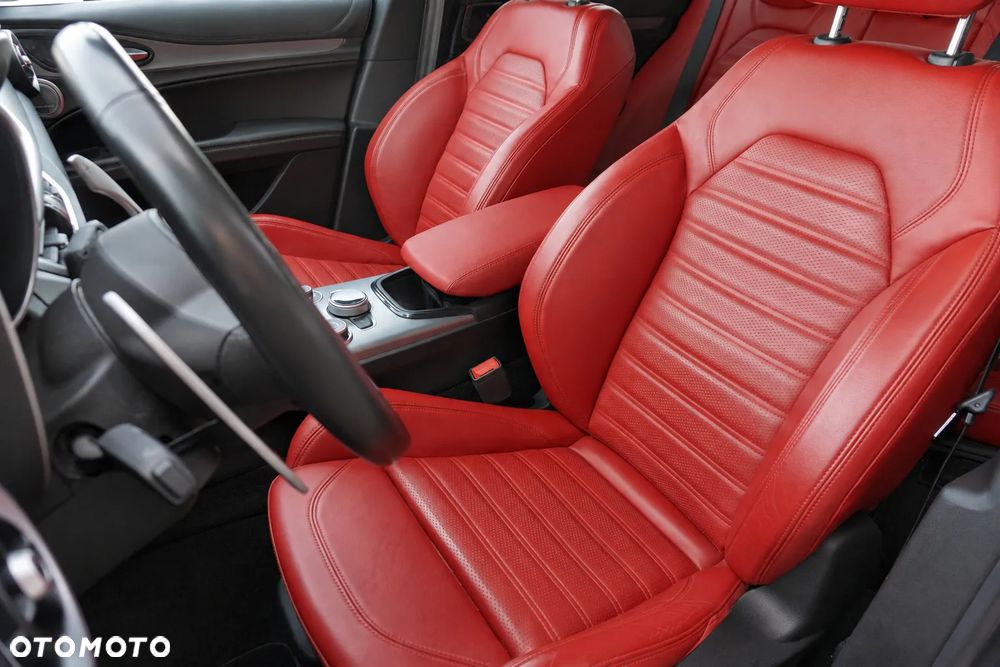 Alfa Romeo Stelvio 2.0 Turbo Veloce Q4 - 33