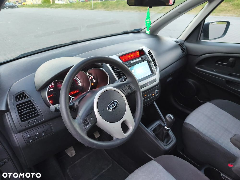 Kia Venga 1.6 L - 11