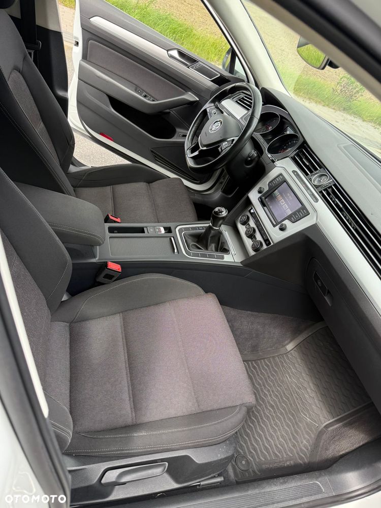 Volkswagen Passat 2.0 TDI BMT Comfortline - 13