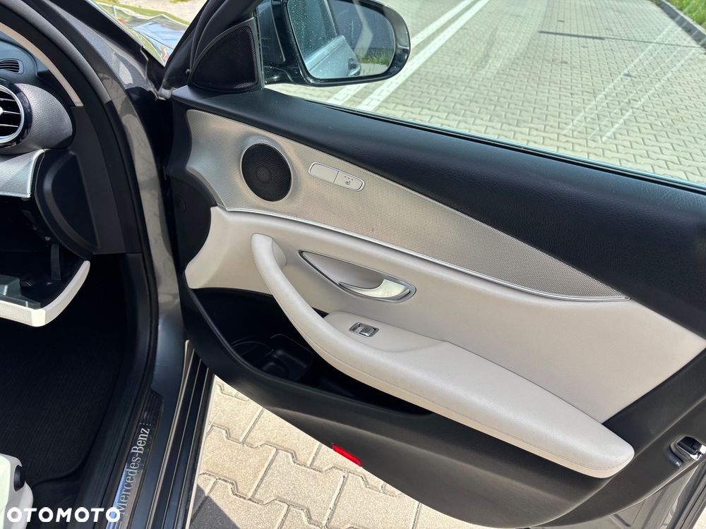 Mercedes-Benz Klasa E 220 d 9G-TRONIC Exclusive - 23