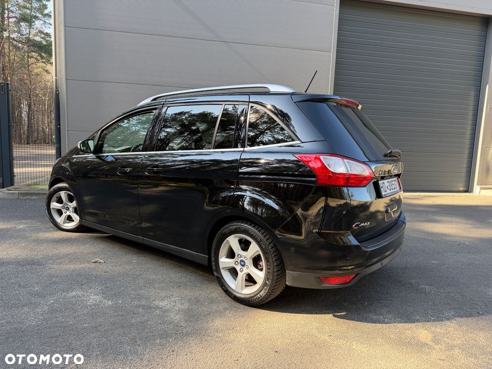 Ford Grand C-MAX - 11