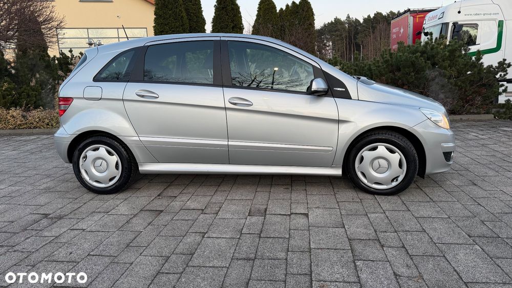 Mercedes-Benz Klasa B 180 BlueEFFICIENCY SPORT EDITION - 4
