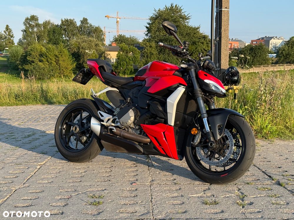 Ducati Streetfighter V2 - 3