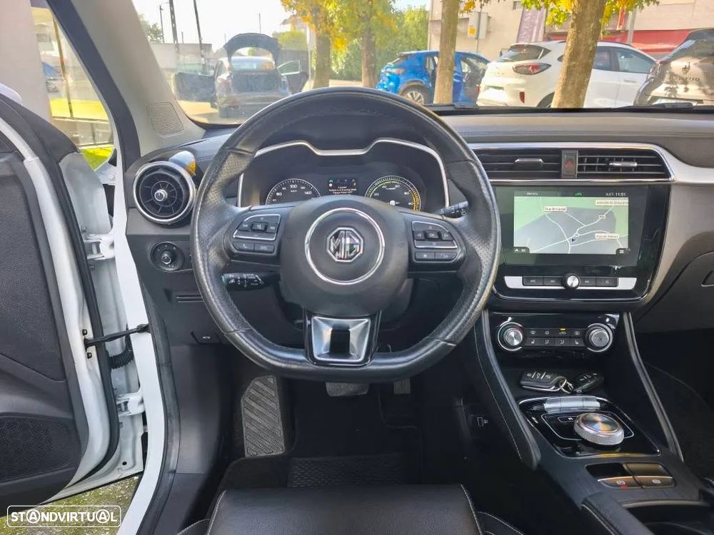 MG ZS EV Luxury - 19