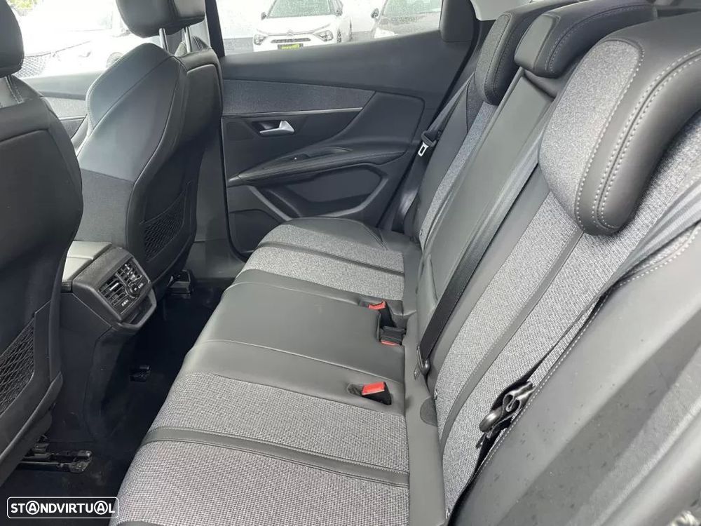 Peugeot 3008 1.2 PureTech Allure Pack EAT8 - 19