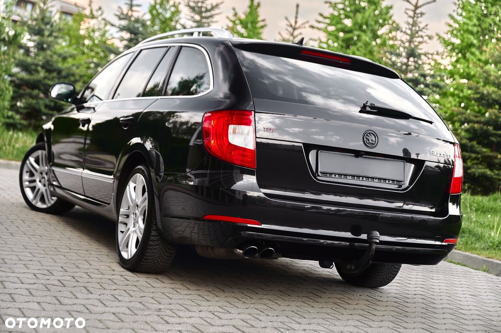 Skoda Superb 2.0 TDI DSG Exclusive - 2