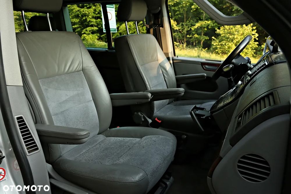 Volkswagen Multivan - 30