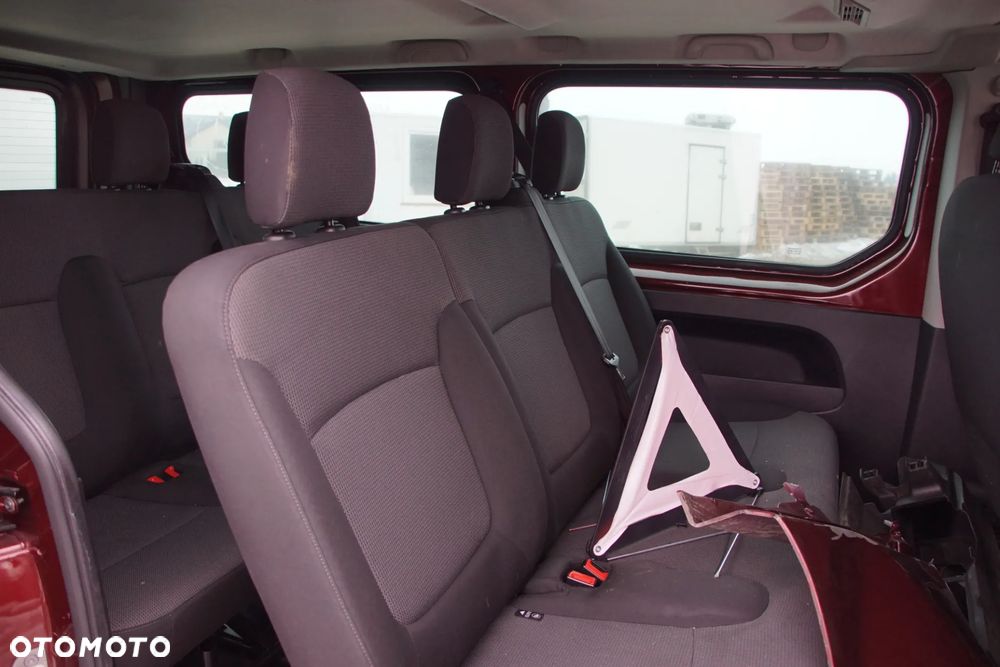 Auto na części - Renault Trafic III Lift 2.0 DCI 150 KM M9R714 TENPF 2023R Silnik Skrzynia Drzwi Błotnik Zderzak Lusterko Szyba Lampa Klamka Deska Kokpit Sterownik Moduł Czujnik Licznik Panel Kierownica - 16