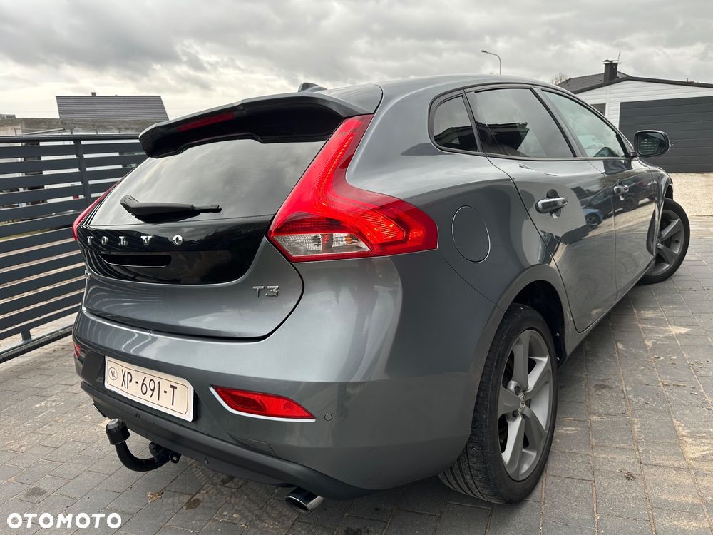 Volvo V40 T3 Drive-E Momentum - 22