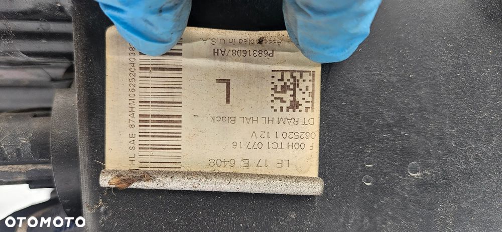 RAM 1500 V 5 2019- Big Horn 5.7 HEMI KOLOR PXJ Kompletny przód Maska Zderzak Reflektor Lampa Błotnik Pas Wzmocnienie czołowe chłodnice Komplet chłodnic z wentylatorem Listwa Maskownica - 19