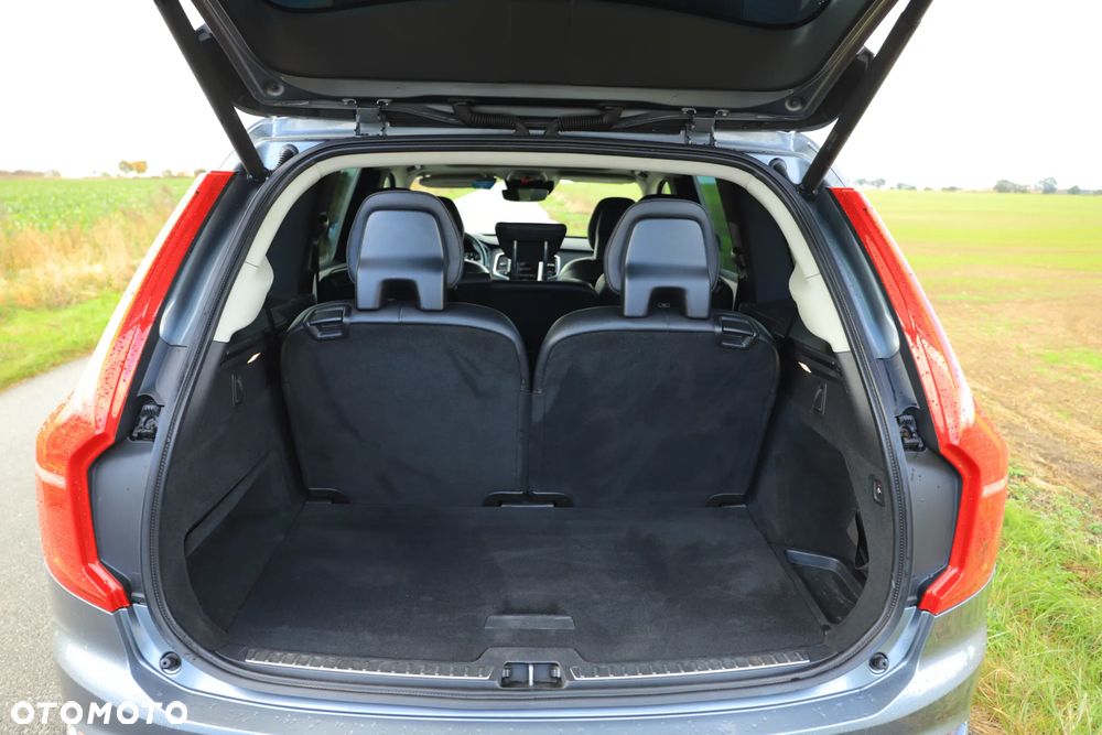 Volvo XC 90 - 7