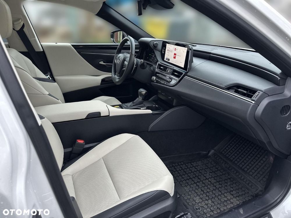 Lexus ES 300h Business Edition - 12