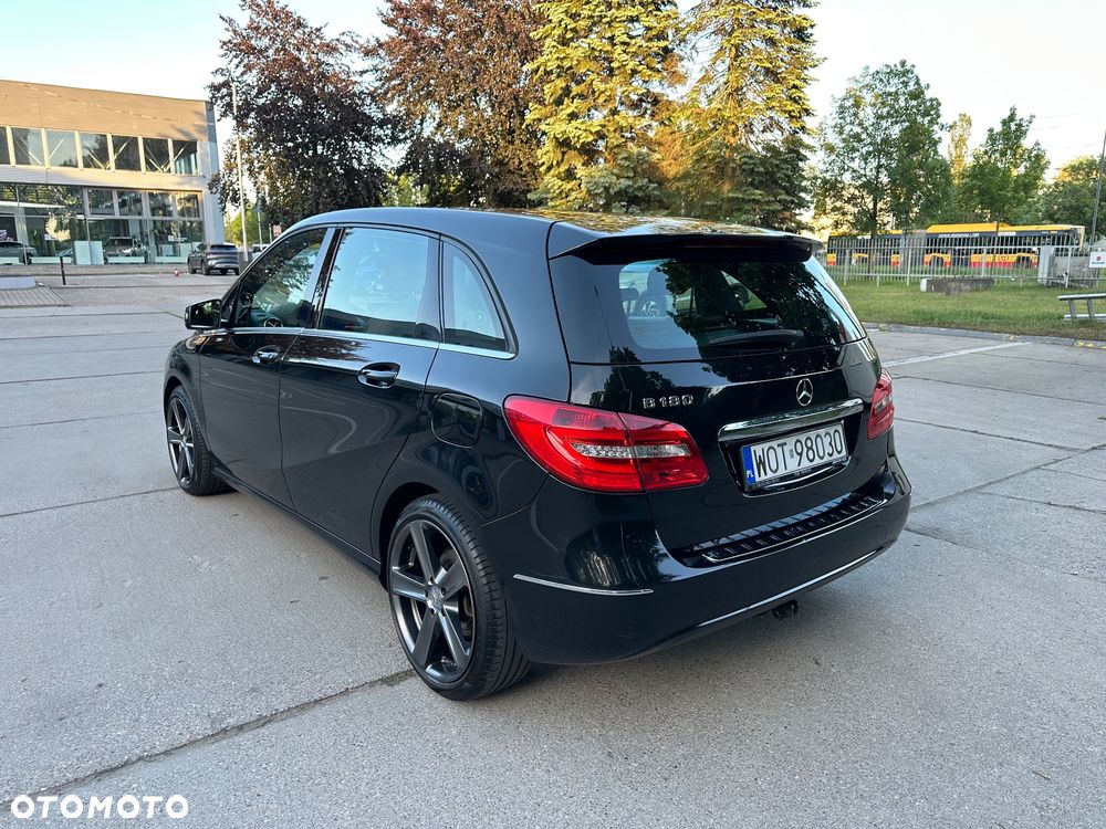 Mercedes-Benz Klasa B 180 7G-DCT - 7