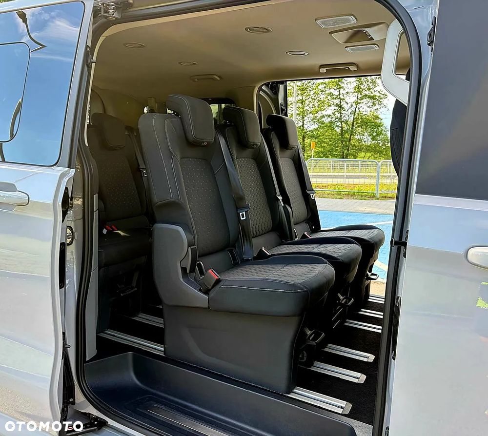 Ford Tourneo Custom 2.0 EcoBlue L1 Titanium SelectShift - 32