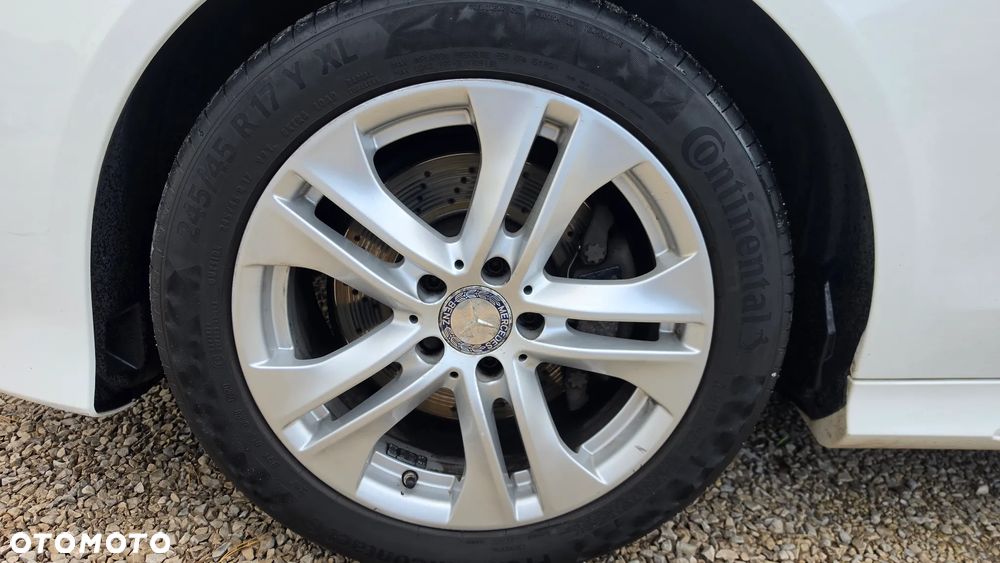 Mercedes-Benz Klasa E 220 BlueTEC 4Matic 7G-TRONIC Avantgarde - 27