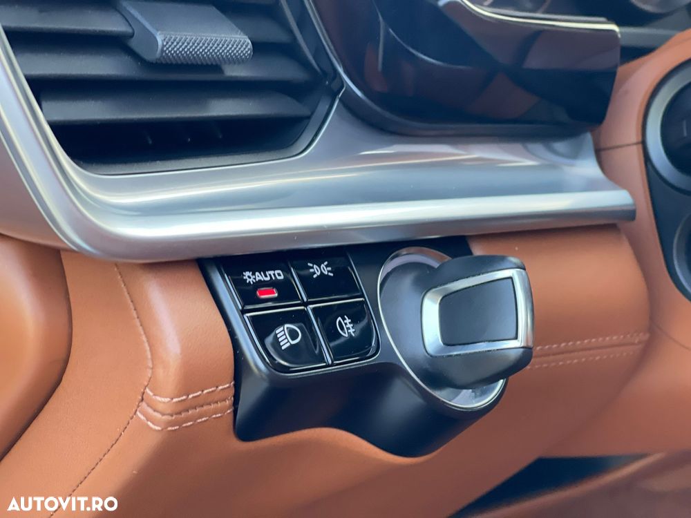 Porsche Panamera 4S Executive - 23