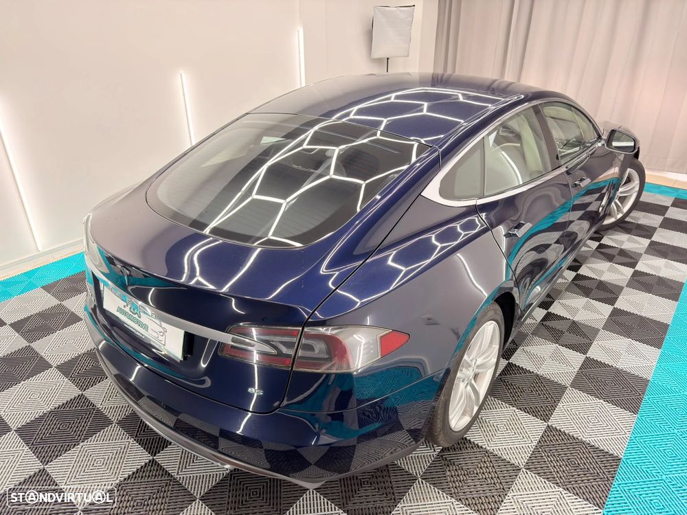 Tesla Model S 85 - 8