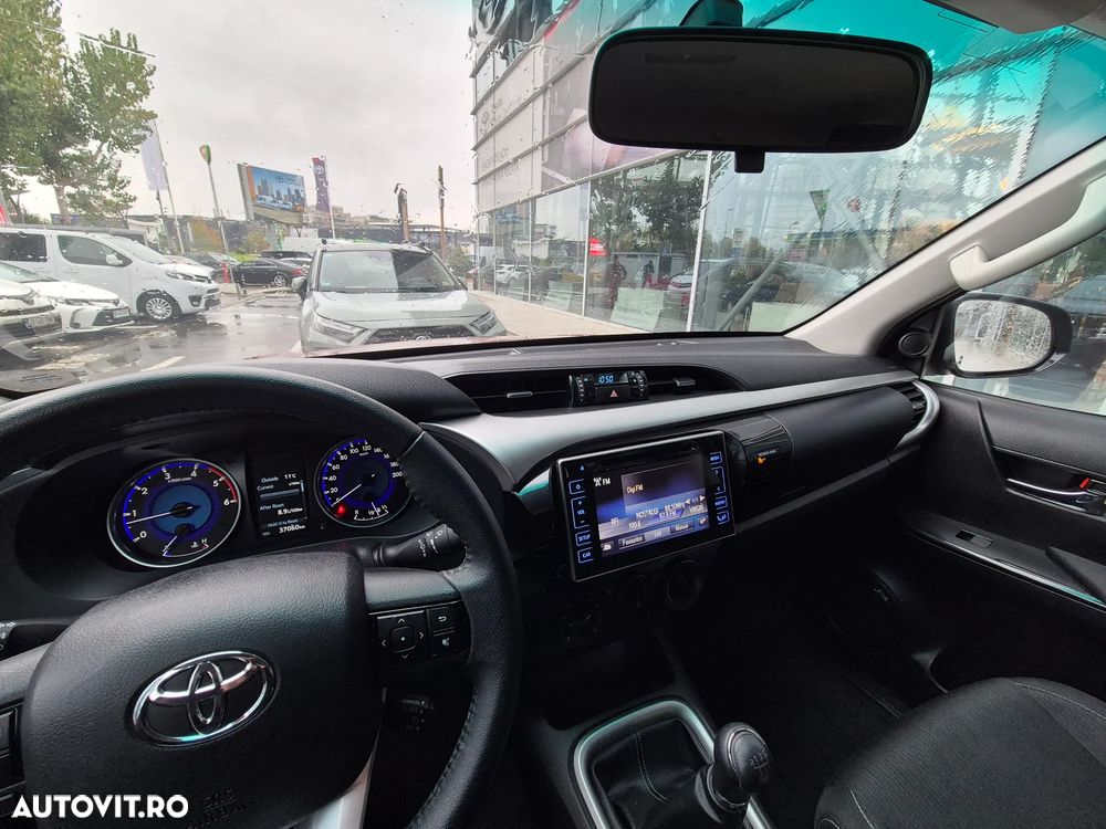 Toyota Hilux 2020 photo 3