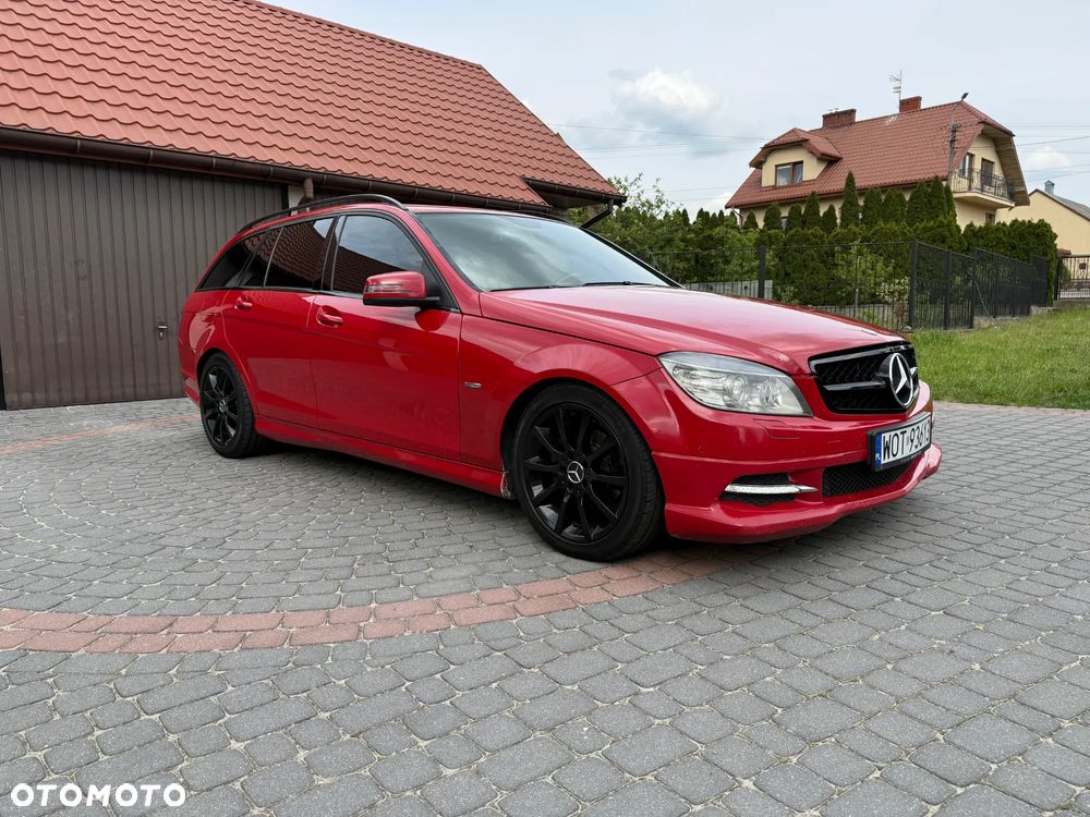 Mercedes-Benz C-Class 2010 photo 2