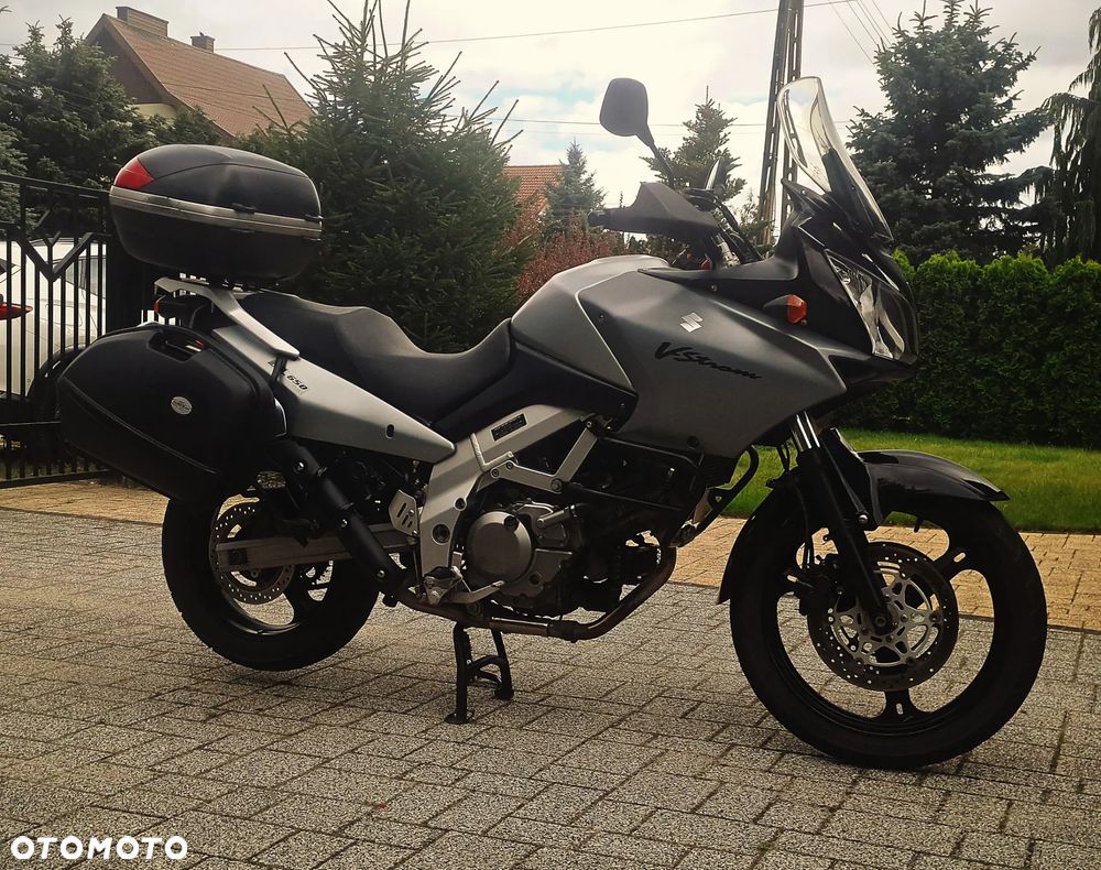 Suzuki V-STROM - 1