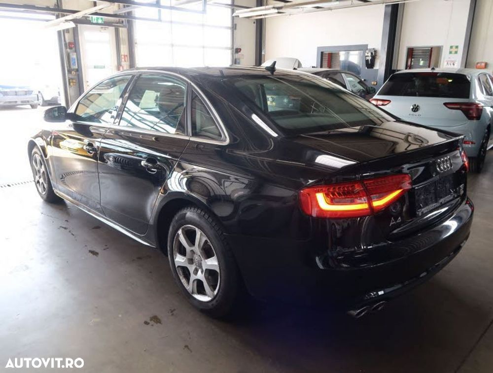 Audi A4 Limuzina 2.0 TDI DPF S line Sportpaket - 4
