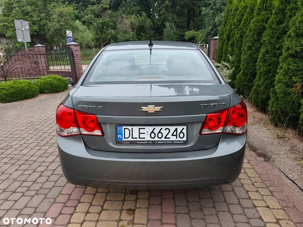 Chevrolet Cruze 1.6 - 4