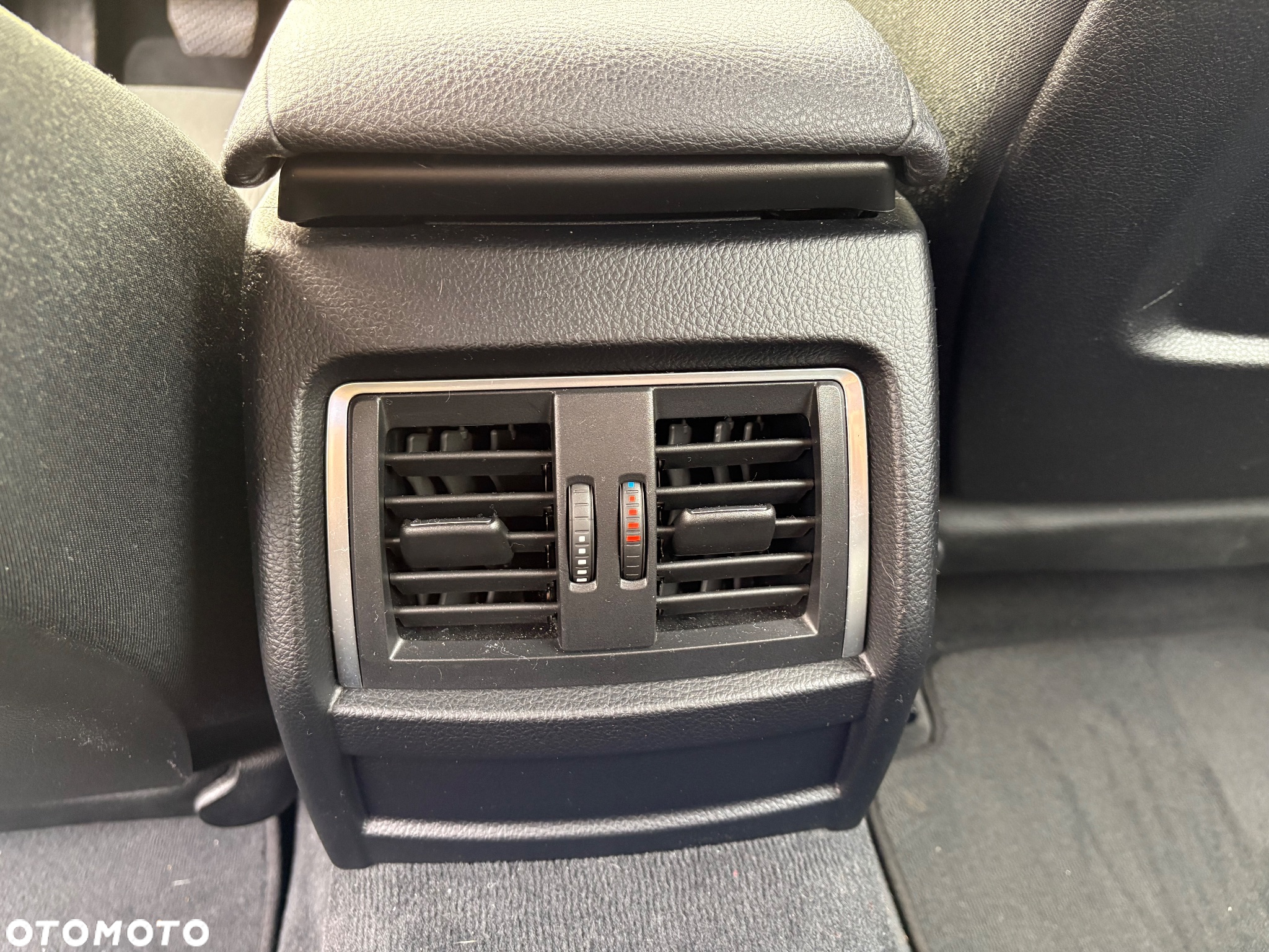 BMW Seria 3 318d Touring - 23