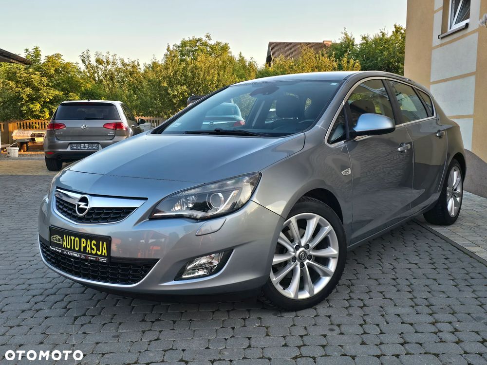 Opel Astra 2.0 CDTI Cosmo - 1