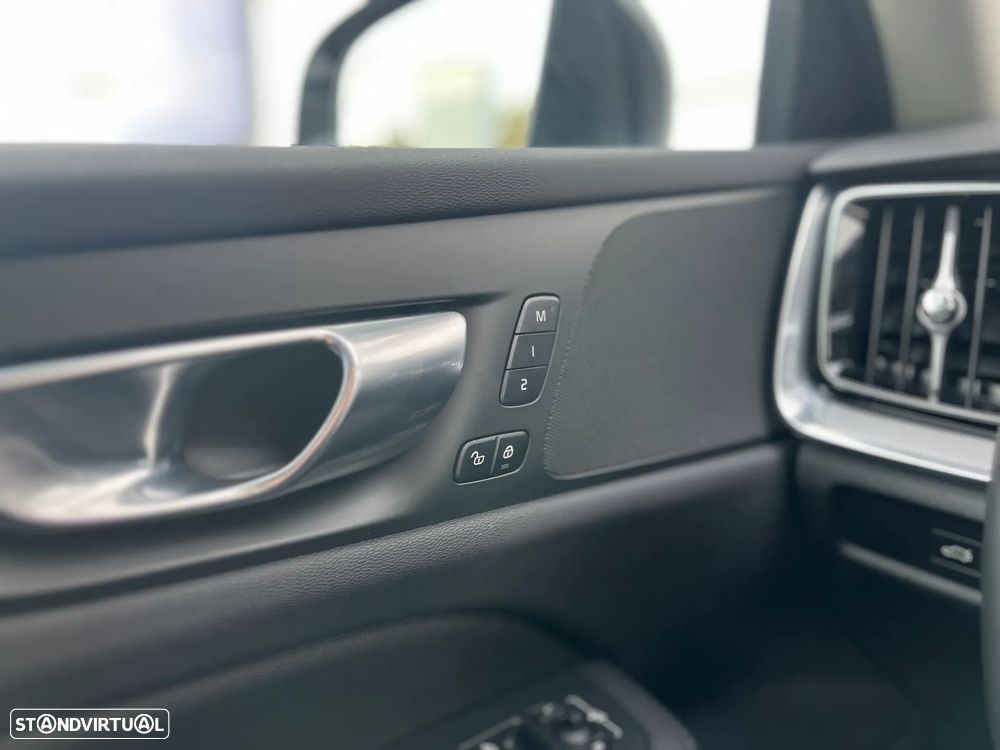 Volvo V60 2.0 T6 AWD TE Plus Dark - 22