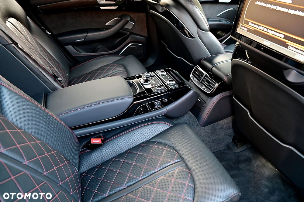 Audi S8 - 6
