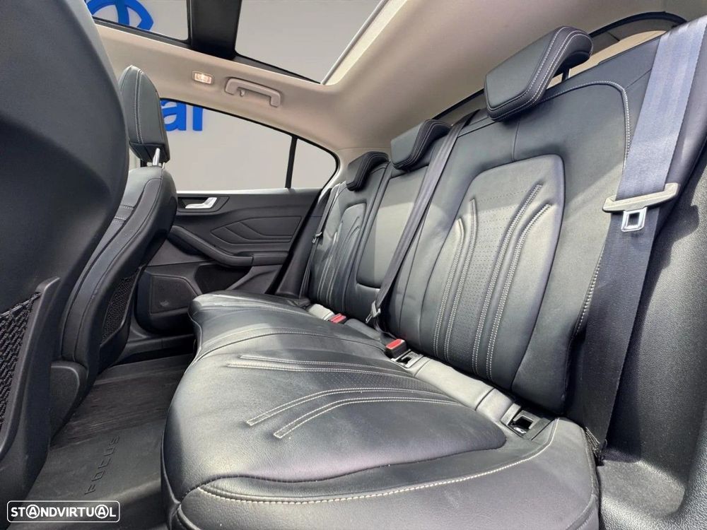 Ford Focus 1.5 EcoBoost Vignale — fotografia 16