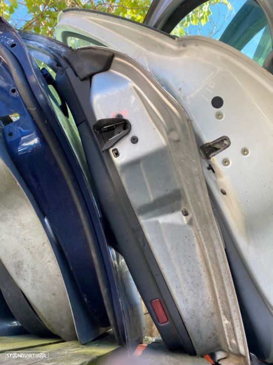 Porta trás direita Audi A4 carrinha cinza completa - 1